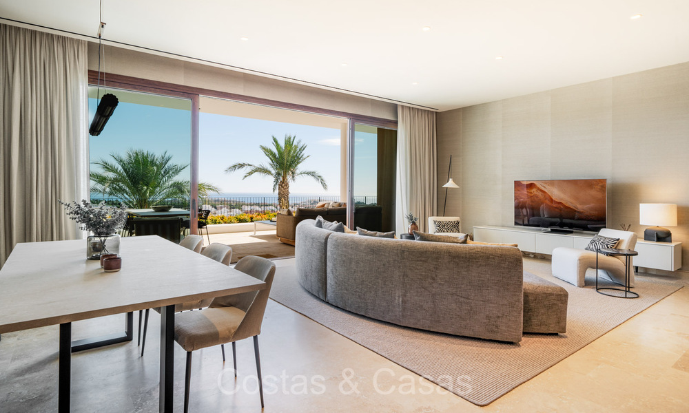 Apartamento de lujo de primera clase con impresionantes vistas al mar en venta en un resort de golf de 5* en Casares, Costa del Sol 73384