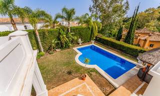 Villa de lujo tradicional española en venta con vistas al mar en una exclusiva comunidad cerrada en La Quinta, Benahavis - Marbella 73425 