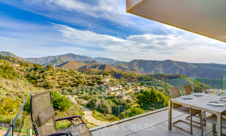 Listo para entrar a vivir, apartamento contemporáneo con vistas al mar en venta en una comunidad cerrada ubicada en las colinas de Marbella 73457 