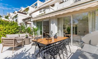 Apartamento con jardín renovado de calidad en venta, junto a un campo de golf en La Quinta, Benahavis - Marbella 73560 