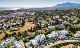 Hermosa y moderna villa de lujo en venta en una zona residencial privilegiada en la Nueva Milla de Oro entre Marbella y Estepona 73764 