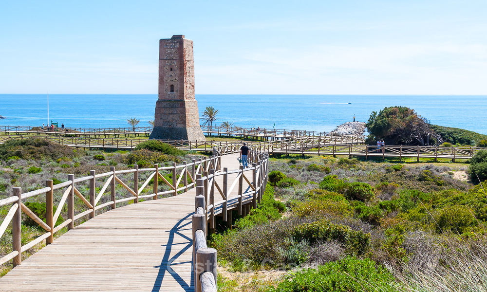 Sofisticados apartamentos de nueva construcción con vistas panorámicas al mar en venta en Cabopino, Marbella 73578