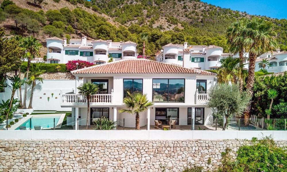 Hermosa villa de estilo mediterráneo contemporáneo en venta con vistas panorámicas al mar en las colinas de Mijas, Costa del Sol 73642