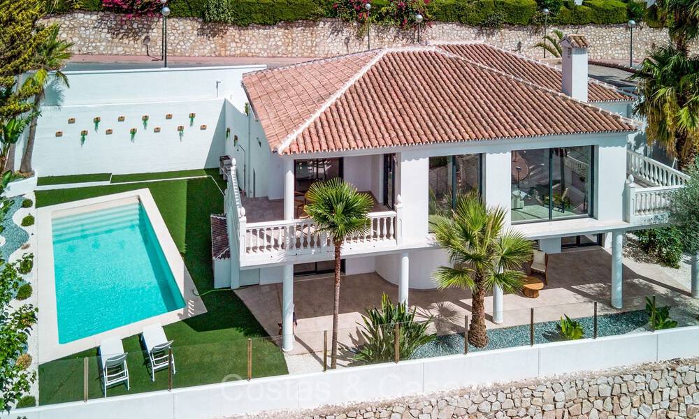 Hermosa villa de estilo mediterráneo contemporáneo en venta con vistas panorámicas al mar en las colinas de Mijas, Costa del Sol 73645