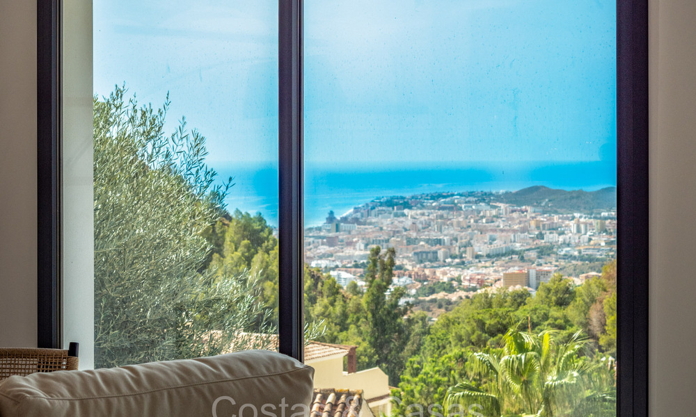 Hermosa villa de estilo mediterráneo contemporáneo en venta con vistas panorámicas al mar en las colinas de Mijas, Costa del Sol 73646