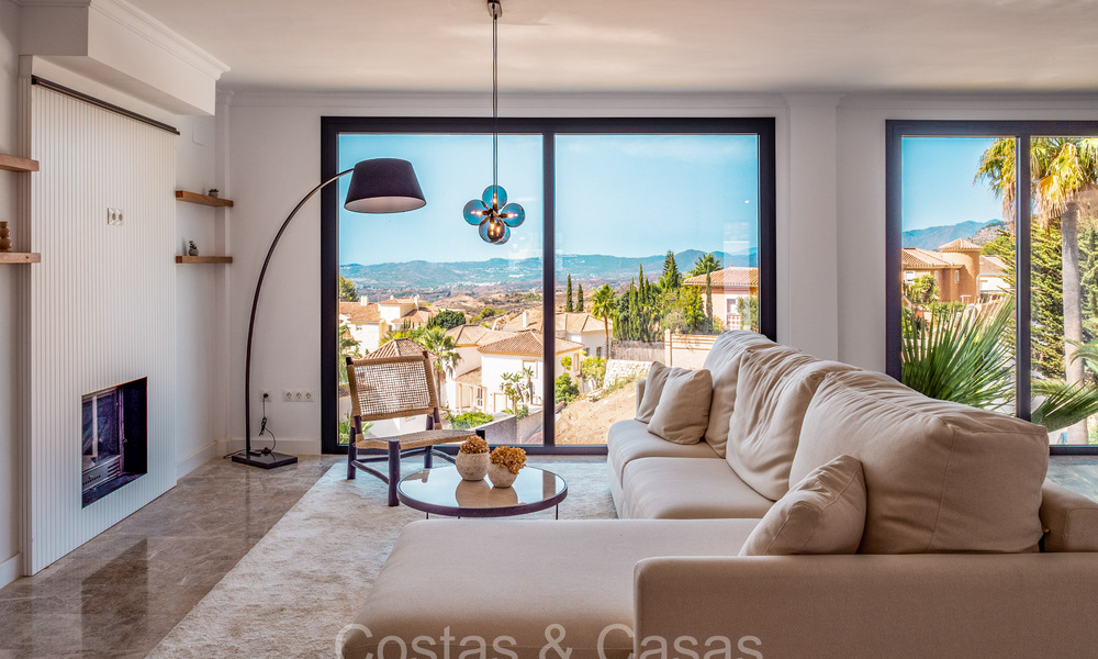 Hermosa villa de estilo mediterráneo contemporáneo en venta con vistas panorámicas al mar en las colinas de Mijas, Costa del Sol 73647