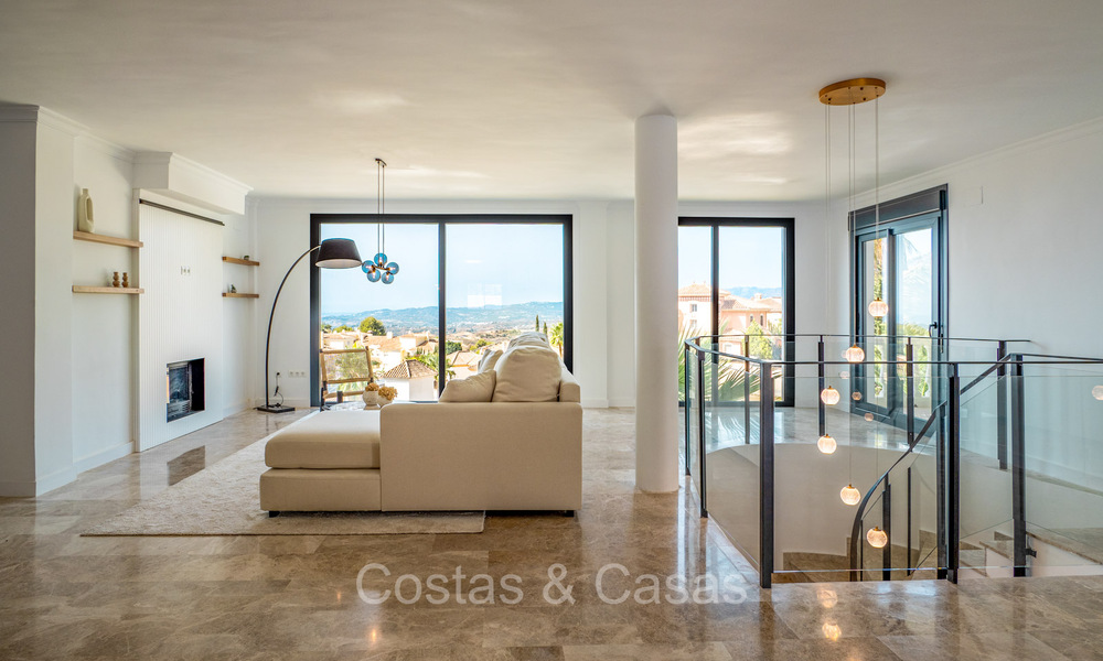 Hermosa villa de estilo mediterráneo contemporáneo en venta con vistas panorámicas al mar en las colinas de Mijas, Costa del Sol 73654