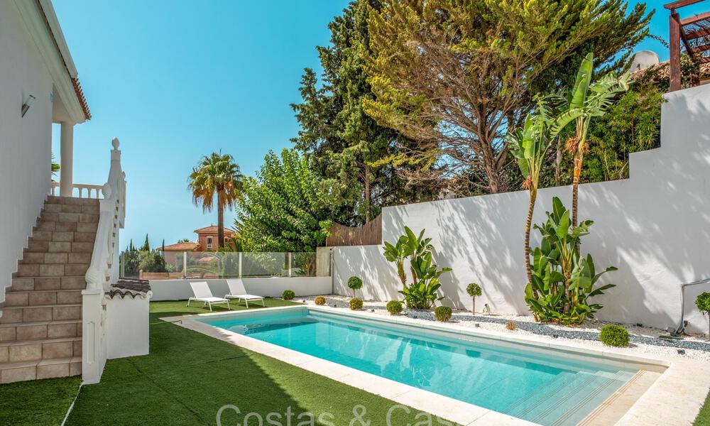 Hermosa villa de estilo mediterráneo contemporáneo en venta con vistas panorámicas al mar en las colinas de Mijas, Costa del Sol 73678