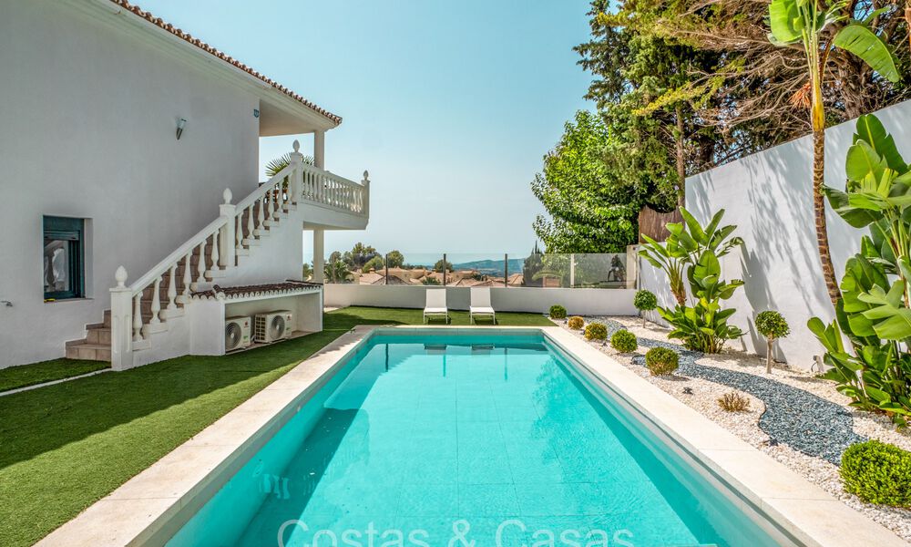 Hermosa villa de estilo mediterráneo contemporáneo en venta con vistas panorámicas al mar en las colinas de Mijas, Costa del Sol 73679