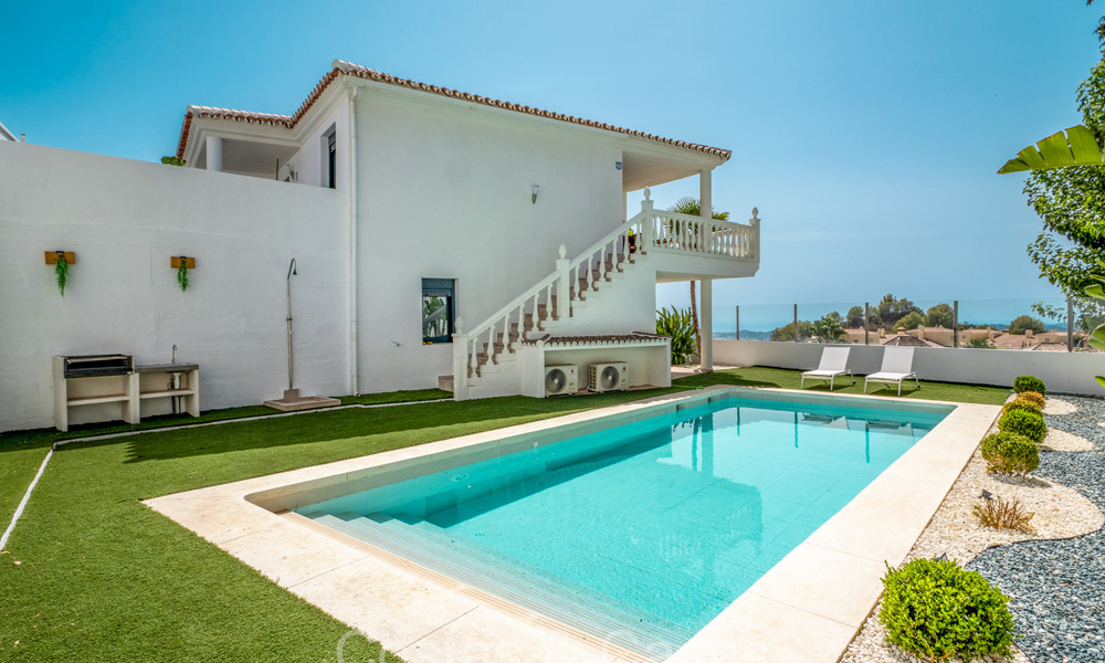 Hermosa villa de estilo mediterráneo contemporáneo en venta con vistas panorámicas al mar en las colinas de Mijas, Costa del Sol 73680