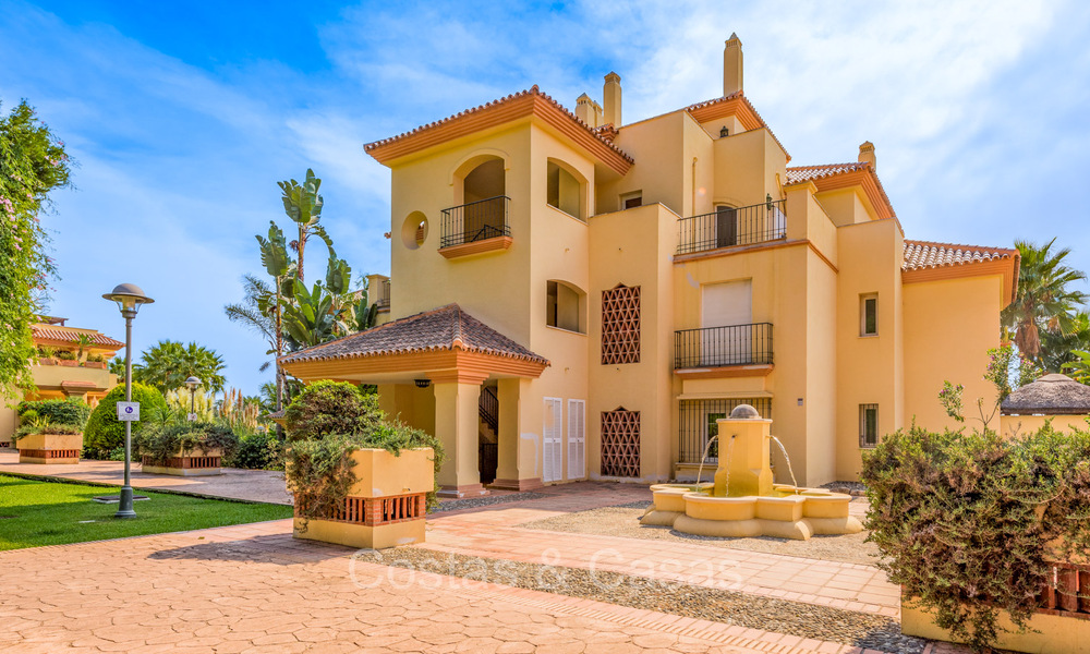 Apartamento de 3 dormitorios en venta a poca distancia de Puerto Banús y la playa en una urbanización cerrada en Nueva Andalucía, Marbella 73703