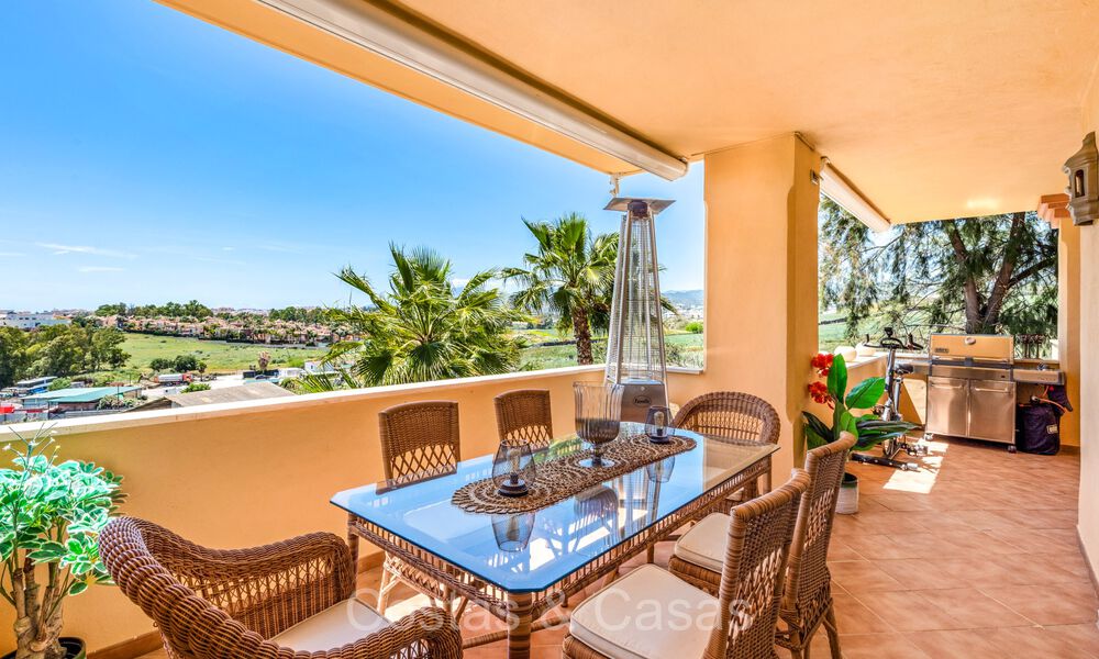 Apartamento de 3 dormitorios en venta a poca distancia de Puerto Banús y la playa en una urbanización cerrada en Nueva Andalucía, Marbella 73705