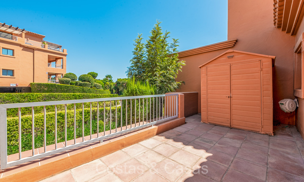 Precioso ático de esquina con magníficas vistas en venta en una urbanización cerrada de Benahavis - Marbella 73732