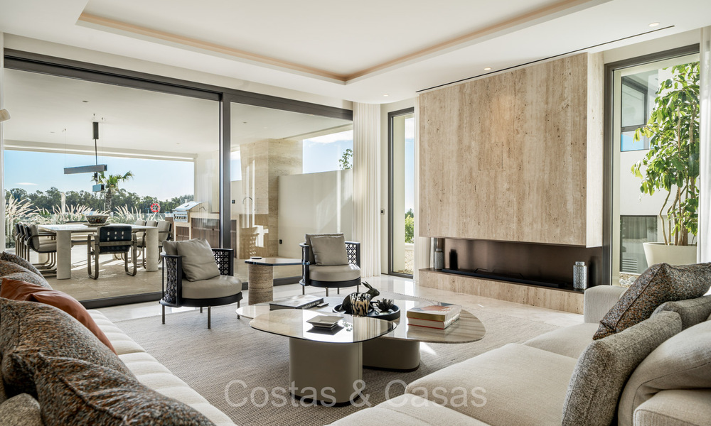 Listo para entrar a vivir, prestigioso apartamento dúplex en venta en un elegante complejo residencial estilo resort en la Milla de Oro de Marbella 73866