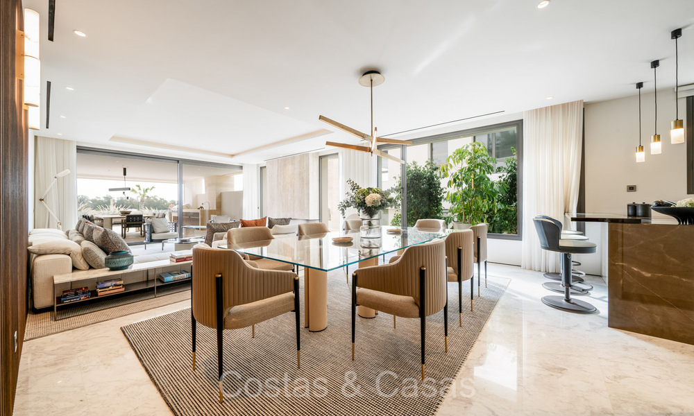 Listo para entrar a vivir, prestigioso apartamento dúplex en venta en un elegante complejo residencial estilo resort en la Milla de Oro de Marbella 73867