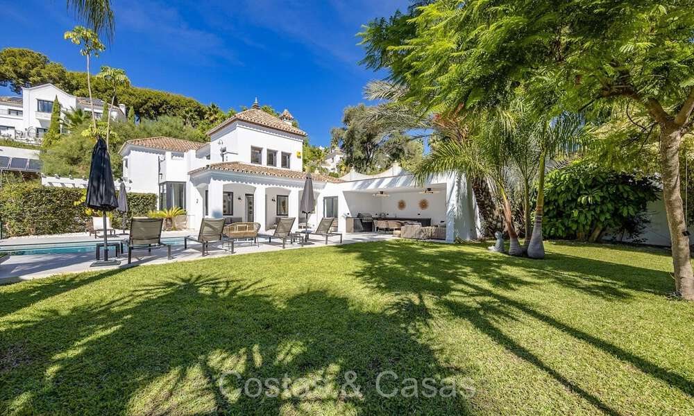 Villa mediterránea de lujo en venta con un aspecto encantador y atemporal en Benahavis - Marbella 73926