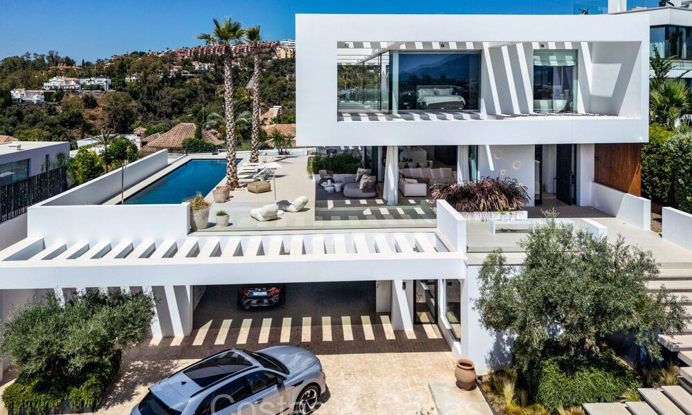 Majestuosa villa de diseño con arquitectura de vanguardia en venta en La Quinta, Benahavis - Marbella 73975