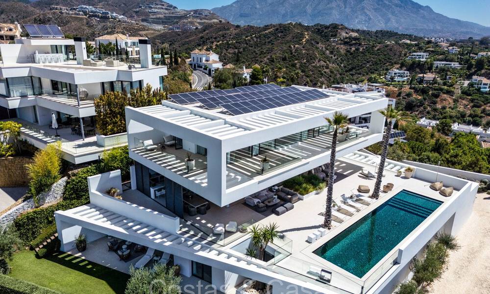 Majestuosa villa de diseño con arquitectura de vanguardia en venta en La Quinta, Benahavis - Marbella 73977