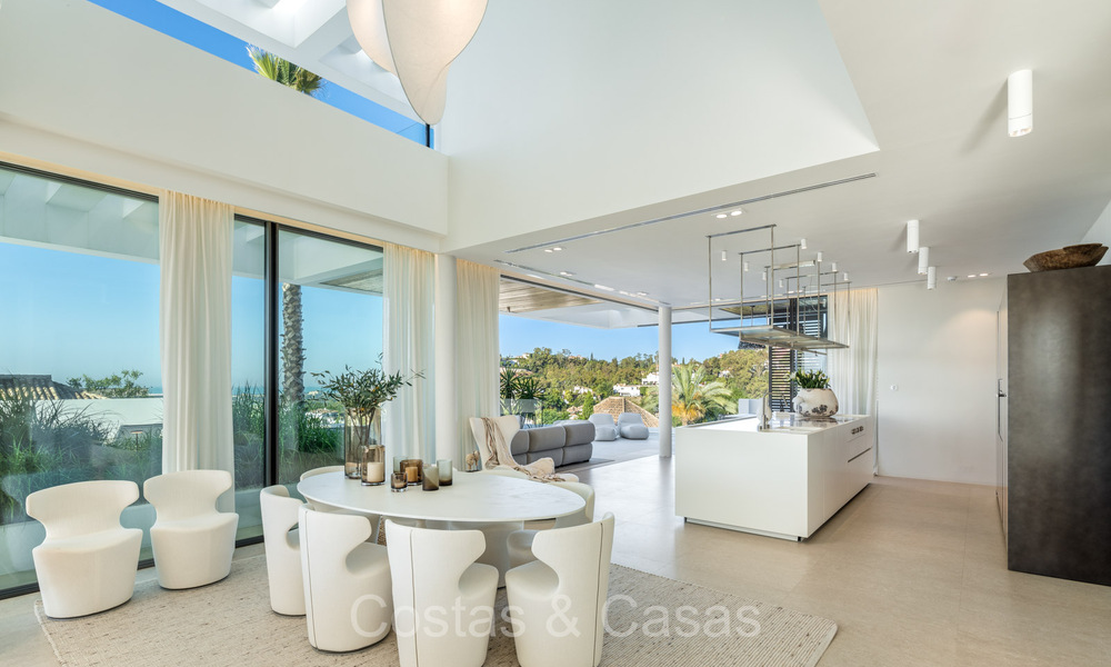 Majestuosa villa de diseño con arquitectura de vanguardia en venta en La Quinta, Benahavis - Marbella 73985