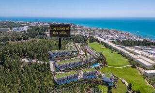 ¡Reventa! Propiedad de obra nueva en venta con vistas al golf y al mar, a un paso del Club de Golf en Mijas Costa, Costa del Sol 74014 