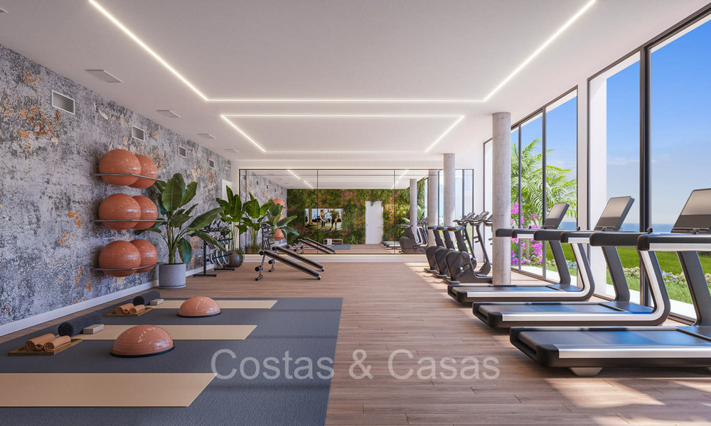 ¡Reventa! Propiedad de obra nueva en venta con vistas al golf y al mar, a un paso del Club de Golf en Mijas Costa, Costa del Sol 74017