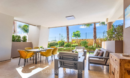 Lujoso apartamento con jardín en venta en Cabopino, al este de Marbella centro 74074