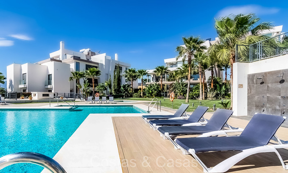 Lujoso apartamento con jardín en venta en Cabopino, al este de Marbella centro 74077