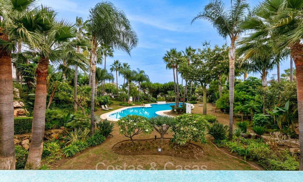 Excelente villa mediterránea en venta en un exclusivo complejo en la Milla de Oro de Marbella 74135