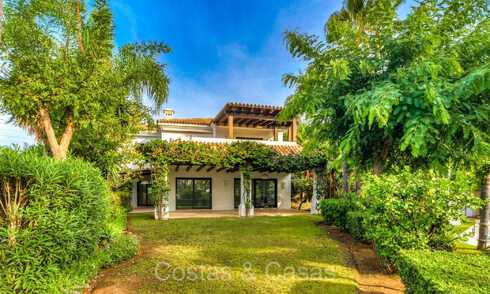 Excelente villa mediterránea en venta en un exclusivo complejo en la Milla de Oro de Marbella 74176