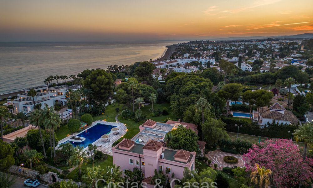 Impresionante villa de lujo en venta a un paso de la playa en la Nueva Milla de Oro entre Marbella y Estepona 74238