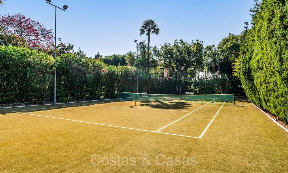 Impresionante villa de lujo en venta a un paso de la playa en la Nueva Milla de Oro entre Marbella y Estepona 74250