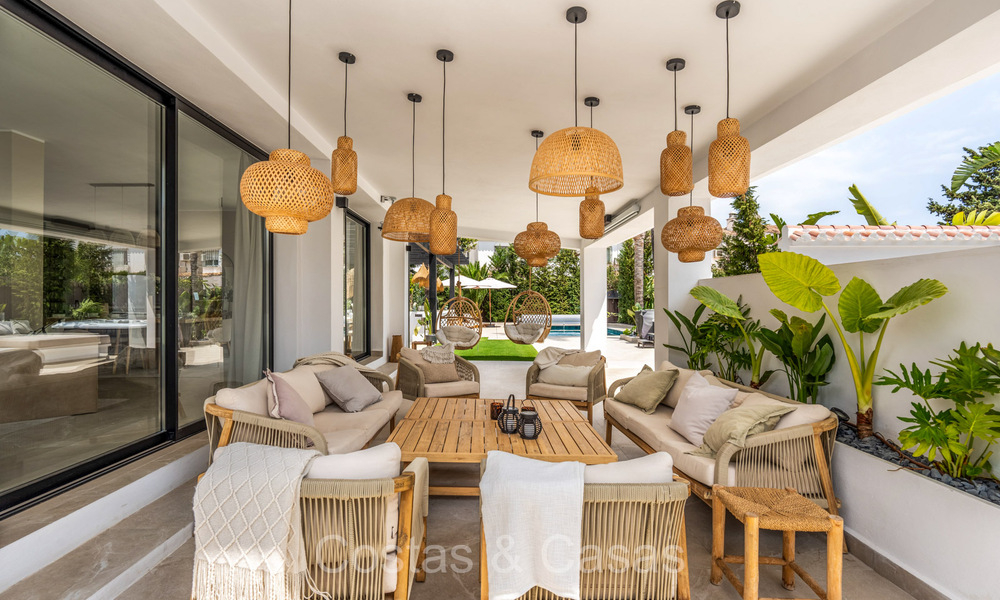 Prestigiosa villa de lujo mediterránea en venta en una urbanización de playa privilegiada en San Pedro, Marbella 74295