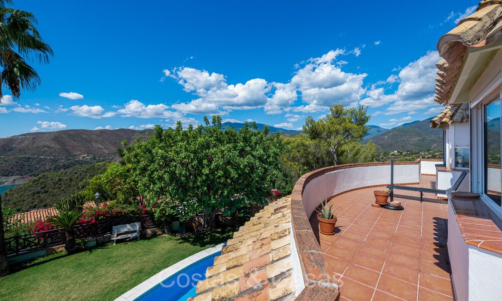 Villa familiar tradicional con impresionantes vistas en venta en una posición elevada en Istán, Marbella 74314