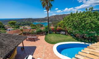 Villa familiar tradicional con impresionantes vistas en venta en una posición elevada en Istán, Marbella 74315 