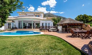 Villa familiar tradicional con impresionantes vistas en venta en una posición elevada en Istán, Marbella 74319 