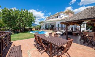 Villa familiar tradicional con impresionantes vistas en venta en una posición elevada en Istán, Marbella 74322 