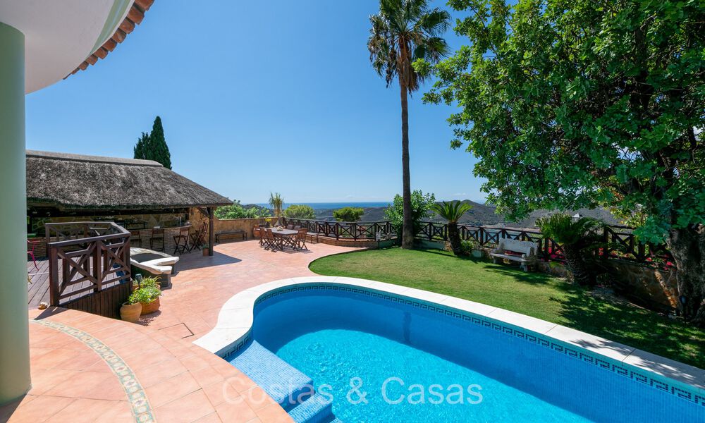 Villa familiar tradicional con impresionantes vistas en venta en una posición elevada en Istán, Marbella 74323