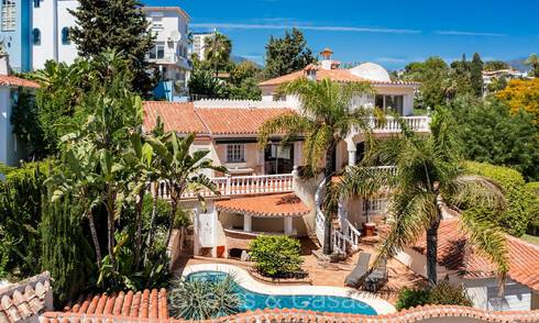 Villa española en venta a poca distancia de todo en Nueva Andalucía, Marbella 74409