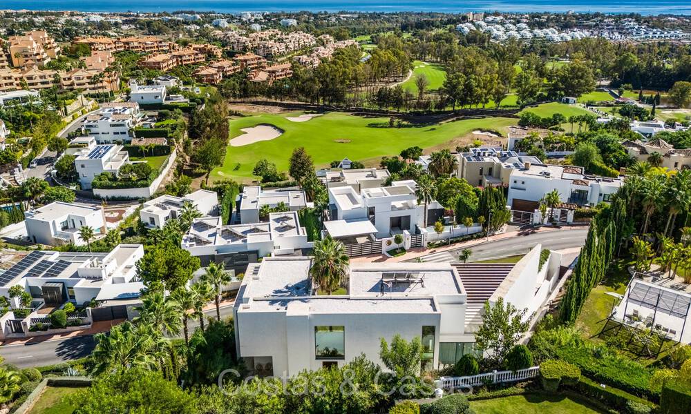 Villa modernista de lujo en venta con vistas panorámicas al mar en una zona exclusiva de Benahavis - Marbella 74427