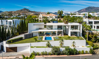 Villa modernista de lujo en venta con vistas panorámicas al mar en una zona exclusiva de Benahavis - Marbella 74428 