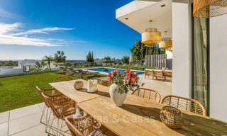 Villa modernista de lujo en venta con vistas panorámicas al mar en una zona exclusiva de Benahavis - Marbella 74431 