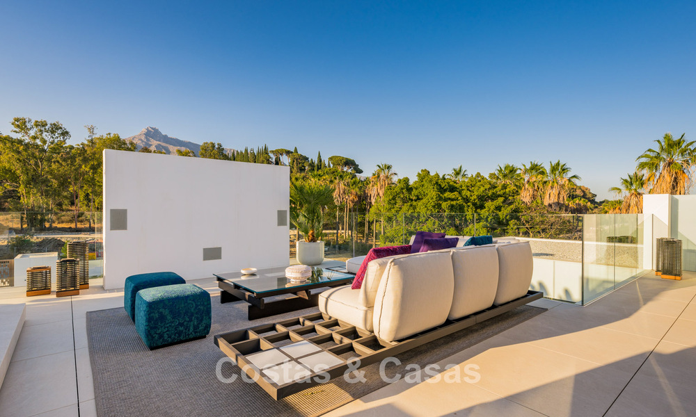 Casa de lujo lista para entrar a vivir en un innovador y lujoso complejo con vistas al mar, ubicada en la Milla de Oro de Marbella 74524