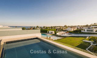 Casa de lujo lista para entrar a vivir en un innovador y lujoso complejo con vistas al mar, ubicada en la Milla de Oro de Marbella 74526 