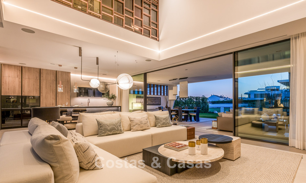 Casa de lujo lista para entrar a vivir en un innovador y lujoso complejo con vistas al mar, ubicada en la Milla de Oro de Marbella 74557