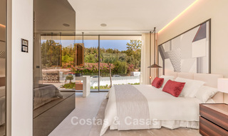 Sofisticada casa de lujo en venta en un complejo progresista con vistas panorámicas al mar en la Milla de Oro de Marbella 74627 