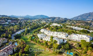 Prestigioso ático renovado en venta, junto a un campo de golf líder en La Quinta, Benahavis - Marbella 74476 