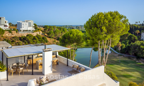 Prestigioso ático renovado en venta, junto a un campo de golf líder en La Quinta, Benahavis - Marbella 74477