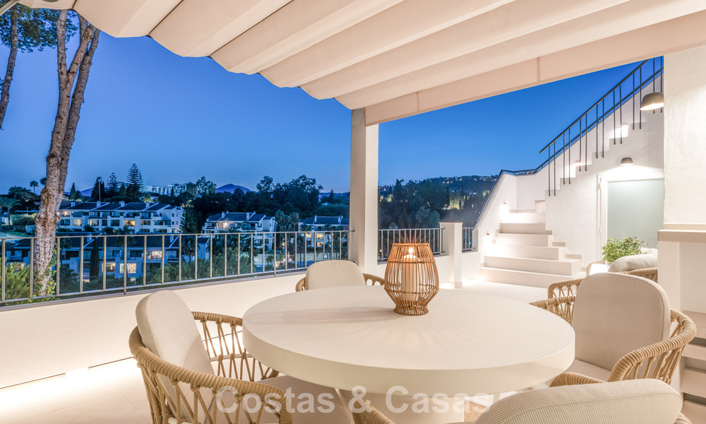 Prestigioso ático renovado en venta, junto a un campo de golf líder en La Quinta, Benahavis - Marbella 74482