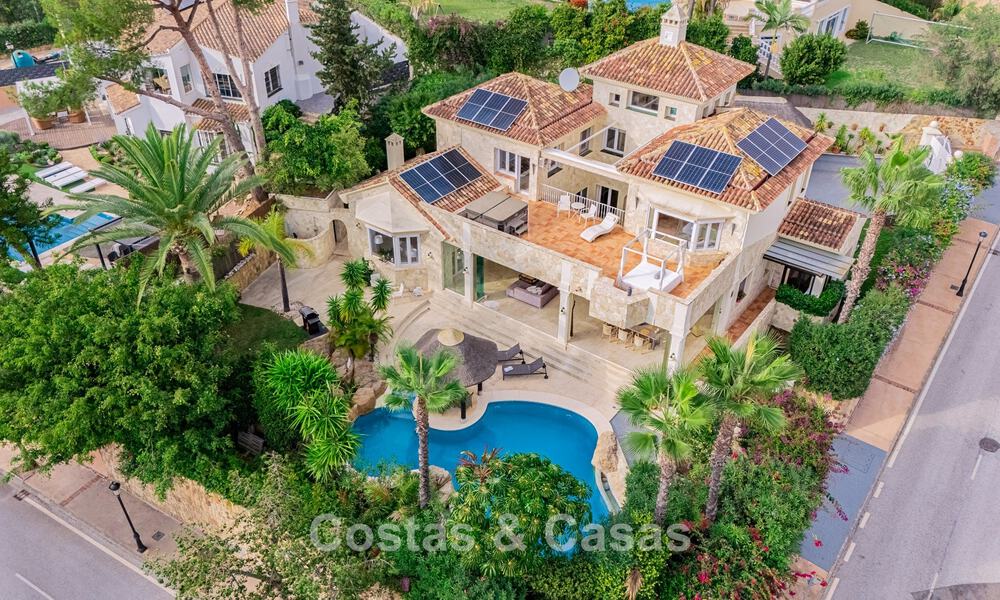 Villa mediterránea de lujo en venta cerca de la playa de Elviria al este de Marbella centro 74923