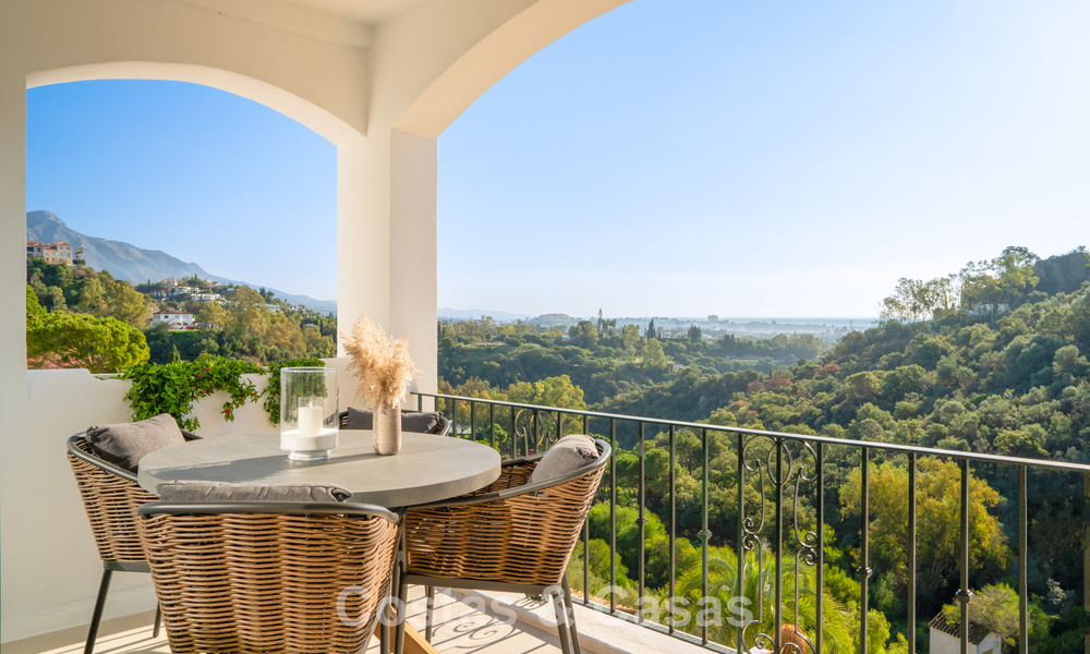 Precioso apartamento de 3 dormitorios en venta con vistas al mar en Benahavis - Marbella 75014